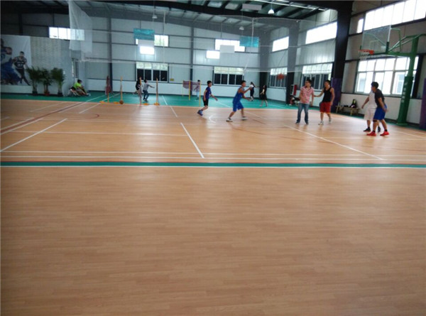 籃球地板比木地板有哪些優(yōu)勢(shì)？